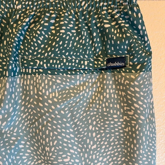 Chubbies Teal and White Patterned Swim Trunks size xxl - Picture 5 of 8
